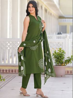 Women Ethnic Motifs Printed Regular Kurta with Trousers & With Dupatta 5
