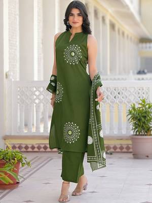 Women Ethnic Motifs Printed Regular Kurta with Trousers & With Dupatta 6