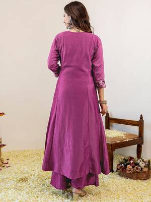 Women Embroidered Regular Kurta with Trousers & With Dupatta 3