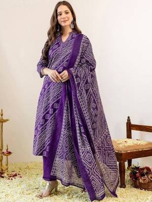 Women Printed Regular Kurta with Pyjamas & With Dupatta 1