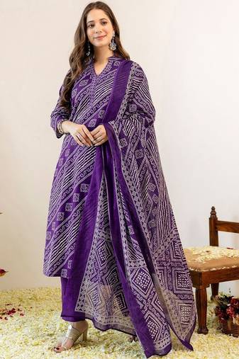 Women Printed Regular Kurta with Pyjamas & With Dupatta