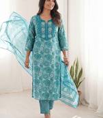 Women Ethnic Motifs Printed Regular Kurta with Trousers & With Dupatta