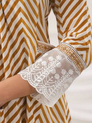 Women Printed Empire Thread Work Kurta with Trousers & With Dupatta 5
