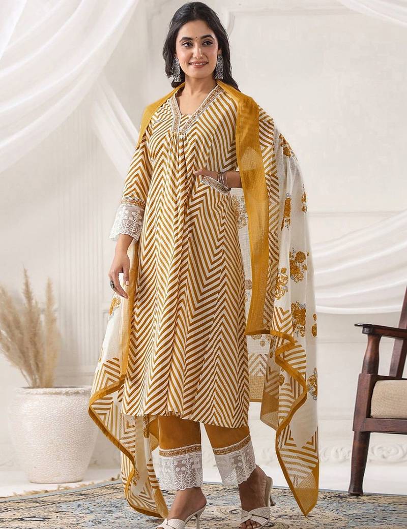 Women Printed Empire Thread Work Kurta with Trousers & With Dupatta