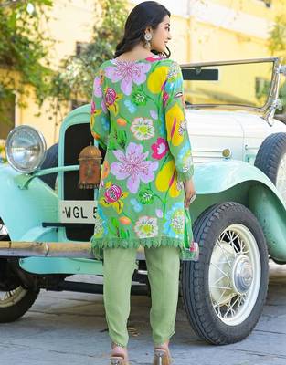 Women Floral Printed Regular Sequinned Silk Crepe Kurta with Harem Pants & With Dupatta 3