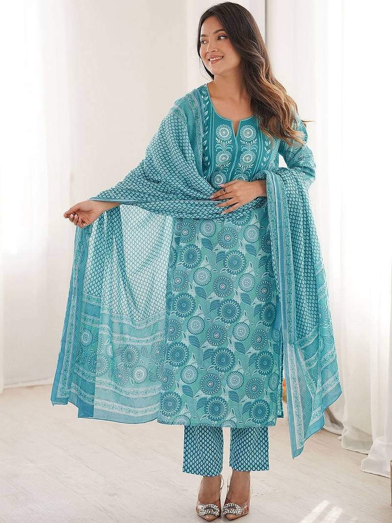 Women Ethnic Motifs Printed Regular Kurta with Trousers & With Dupatta
