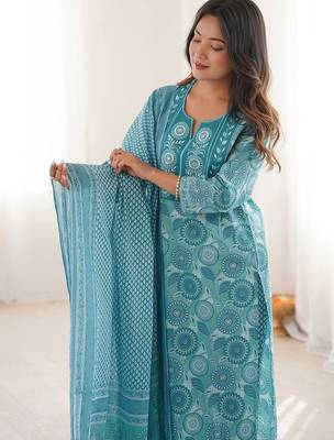 Women Ethnic Motifs Printed Regular Kurta with Trousers & With Dupatta 2