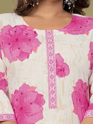 Women Floral Printed Regular Kurta with Trousers & With Dupatta 4
