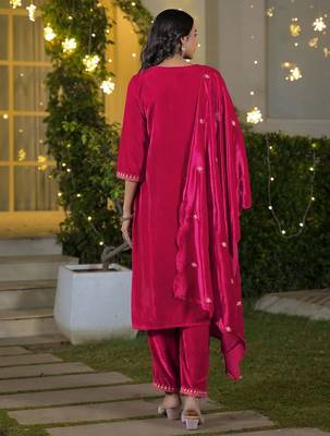 Women Ethnic Motifs Embroidered Regular Thread Work Velvet Kurta with Trousers & With Dupatta 3
