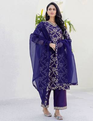 Women Floral Printed Kurta with Palazzos & Dupatta 4