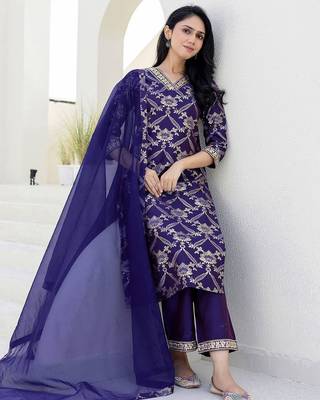 Women Floral Printed Kurta with Palazzos & Dupatta 6