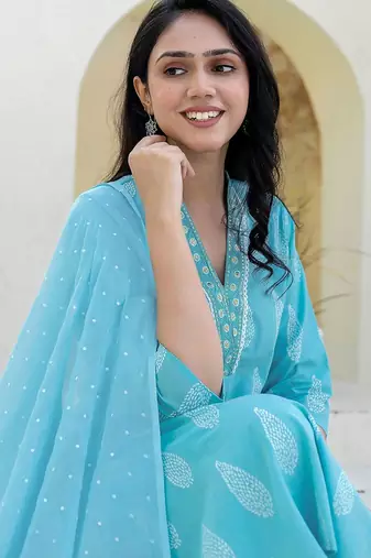 Women Ethnic Motifs Printed Kurta with Trousers & Dupatta