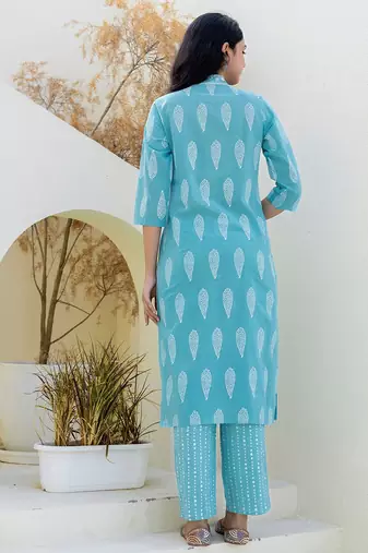 Women Ethnic Motifs Printed Kurta with Trousers & Dupatta