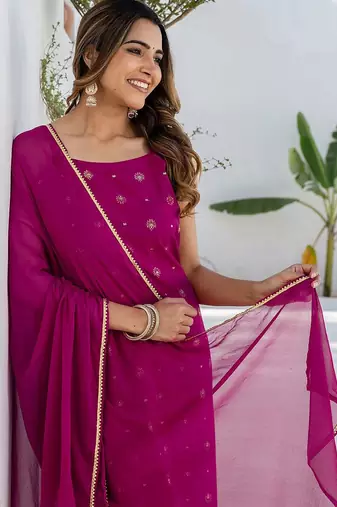 Floral Printed Square Neck Straight Kurta With Trousers & Dupatta