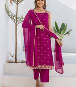 Floral Printed Square Neck Straight Kurta With Trousers & Dupatta