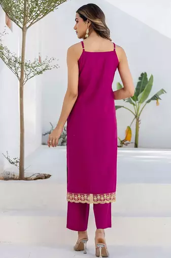 Floral Printed Square Neck Straight Kurta With Trousers & Dupatta