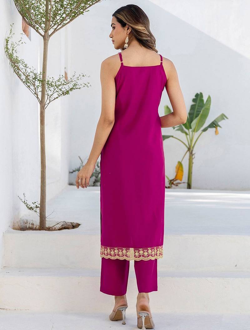 Floral Printed Square Neck Straight Kurta With Trousers & Dupatta