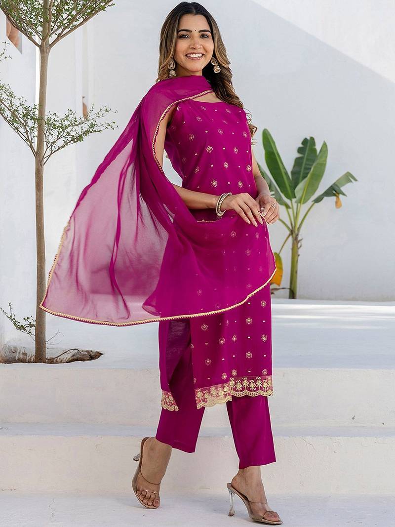 Floral Printed Square Neck Straight Kurta With Trousers & Dupatta