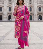 Women Floral Printed Regular Pure Cotton Kurta with Trousers & With Dupatta