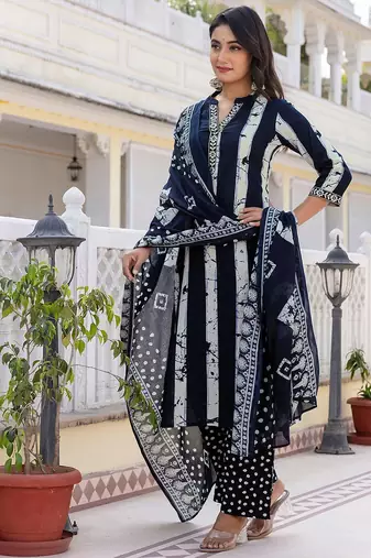 Women Floral Embroidered Kurta with Trousers & Dupatta