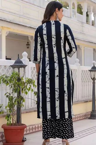 Women Floral Embroidered Kurta with Trousers & Dupatta
