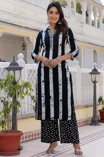 Women Floral Embroidered Kurta with Trousers & Dupatta