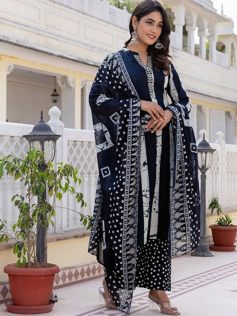 Women Floral Embroidered Kurta with Trousers & Dupatta