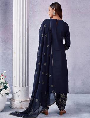 Yoke Design Embroidered Sequinned Straight Kurta With Trousers & Dupatta 5
