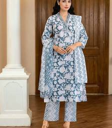 Women Floral Printed Kurta with Trousers & Dupatta