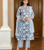 Women Floral Printed Kurta with Trousers & Dupatta