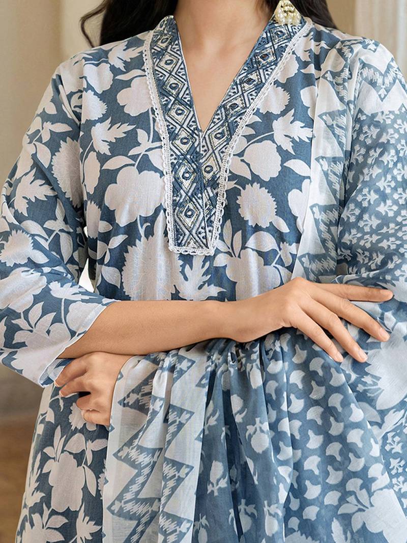 Women Floral Printed Kurta with Trousers & Dupatta