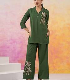 Women Ethnic Motifs Embroidered Regular Thread Work Kurti with Trousers