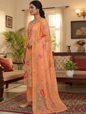 Women Floral Printed Regular Thread Work Kurta with Trousers & With Dupatta 3
