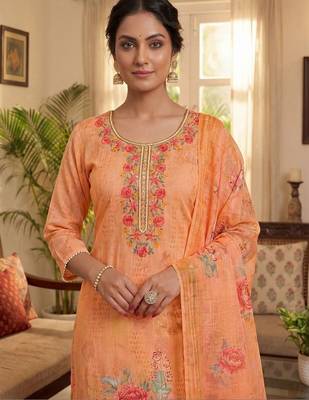 Women Floral Printed Regular Thread Work Kurta with Trousers & With Dupatta 4