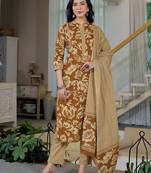 Women Floral Printed Regular Kurta with Trousers & With Dupatta