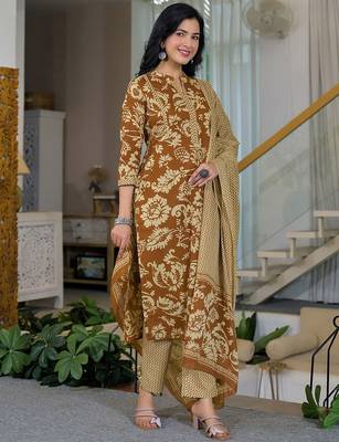 Women Floral Printed Regular Kurta with Trousers & With Dupatta 3