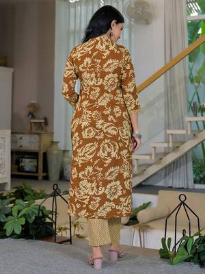 Women Floral Printed Regular Kurta with Trousers & With Dupatta 5