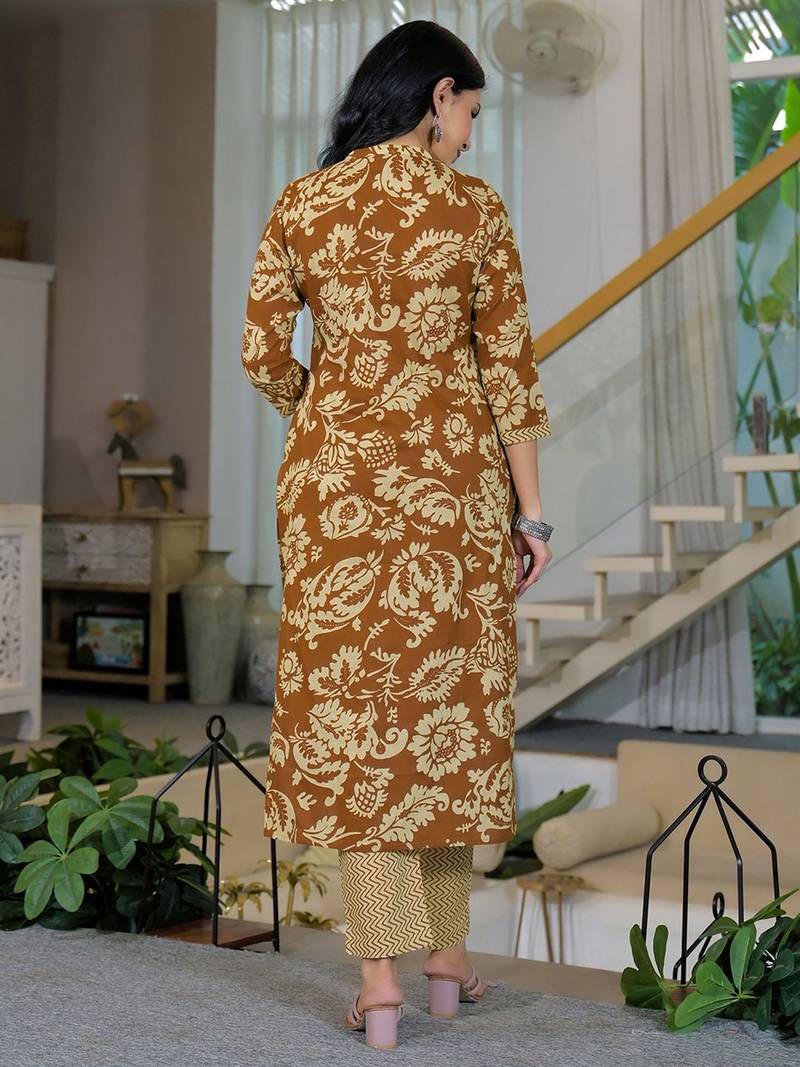 Women Floral Printed Regular Kurta with Trousers & With Dupatta