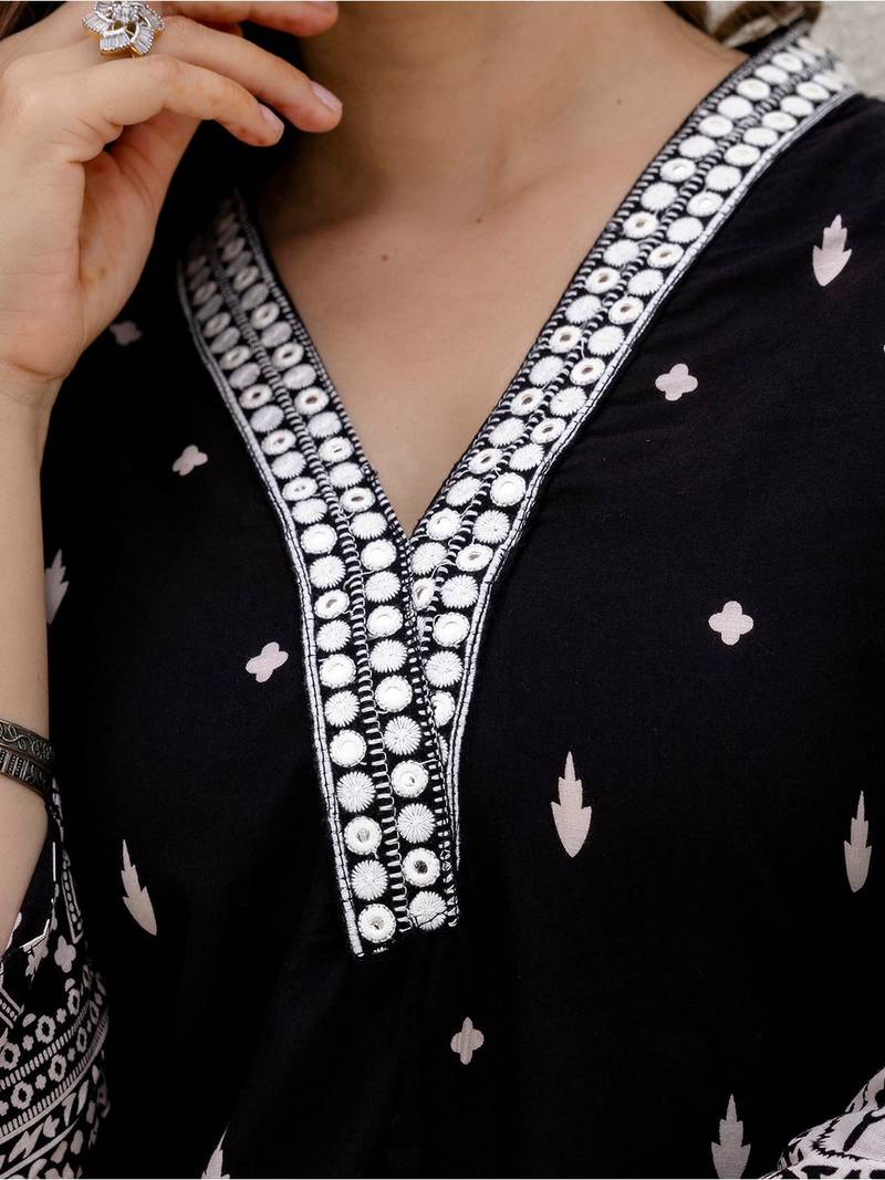 Ethnic Motifs Printed V-Neck Straight Kurta With Trouser & Dupatta