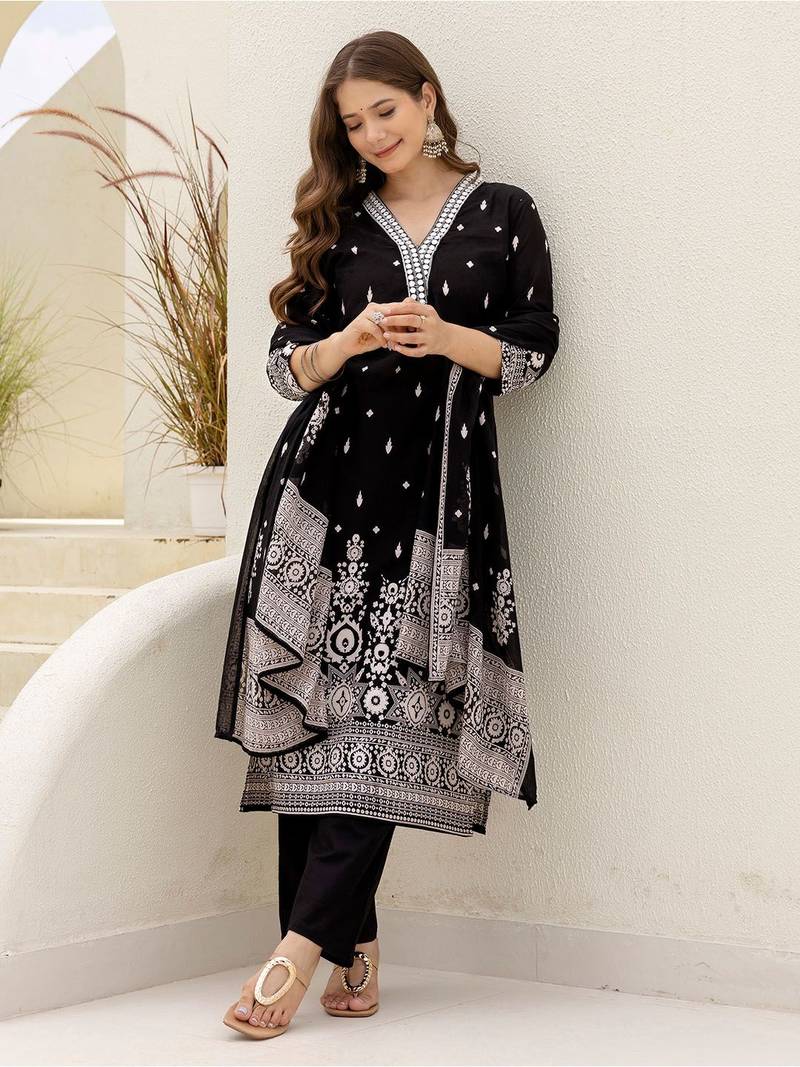 Ethnic Motifs Printed V-Neck Straight Kurta With Trouser & Dupatta