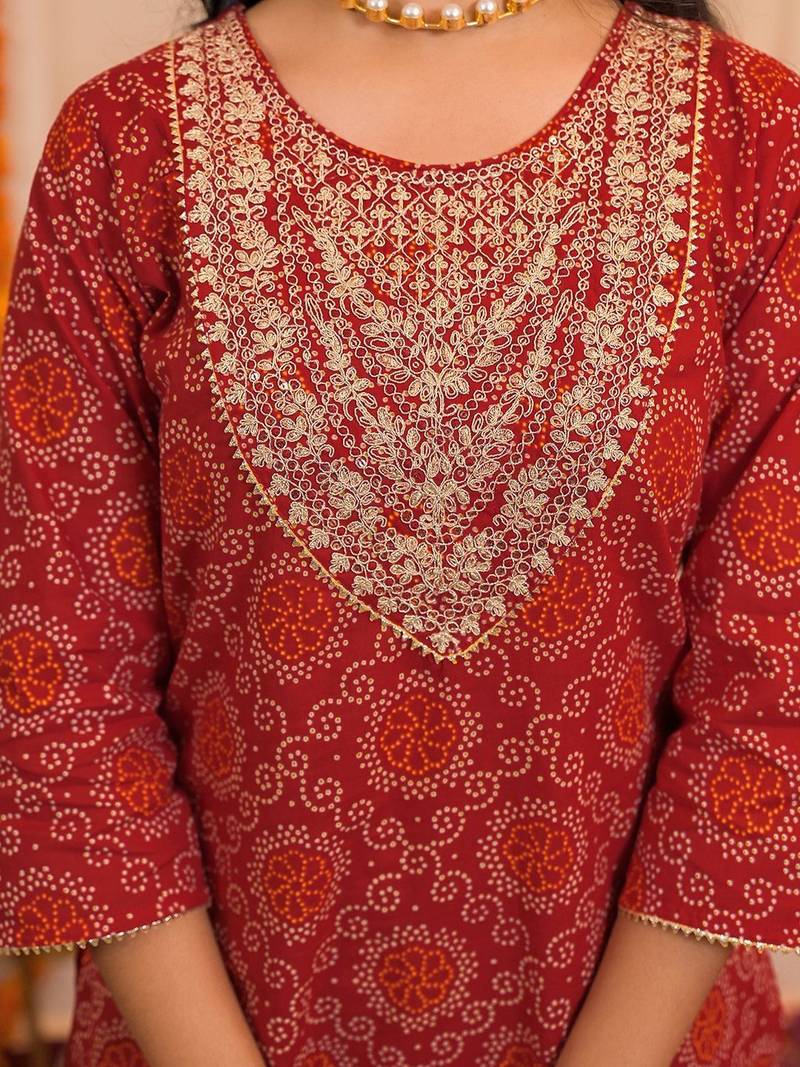 Bandhani Printed Round Neck Thread Work Kurta With Trousers & Dupatta