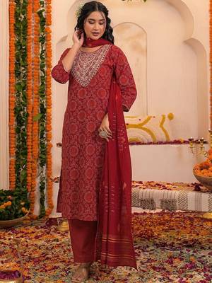 Bandhani Printed Round Neck Thread Work Kurta With Trousers & Dupatta 5