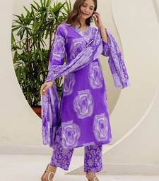 Women Printed Regular Thread Work Kurta with Trousers & Dupatta