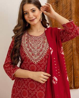 Women Bandhani Printed Kurta with Trousers & Dupatta 2