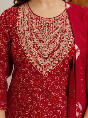 Women Bandhani Printed Kurta with Trousers & Dupatta 3