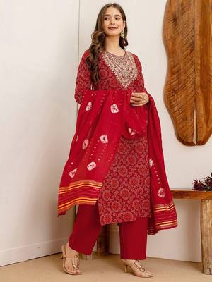 Women Bandhani Printed Kurta with Trousers & Dupatta 4