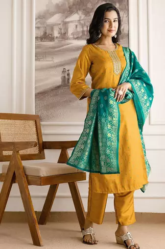 Women Ethnic Motifs Printed Regular Sequinned Kurta with Trousers & With Dupatta