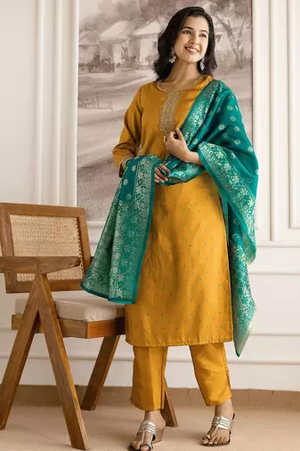 Women Ethnic Motifs Printed Regular Sequinned Kurta with Trousers & With Dupatta