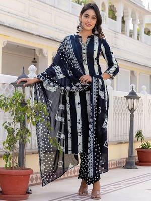 Women Striped Kurta with Trousers & Dupatta 1