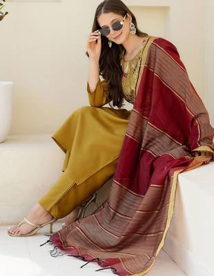 Floral Yoke Design Sequinned Kurta With Trousers & Dupatta 1